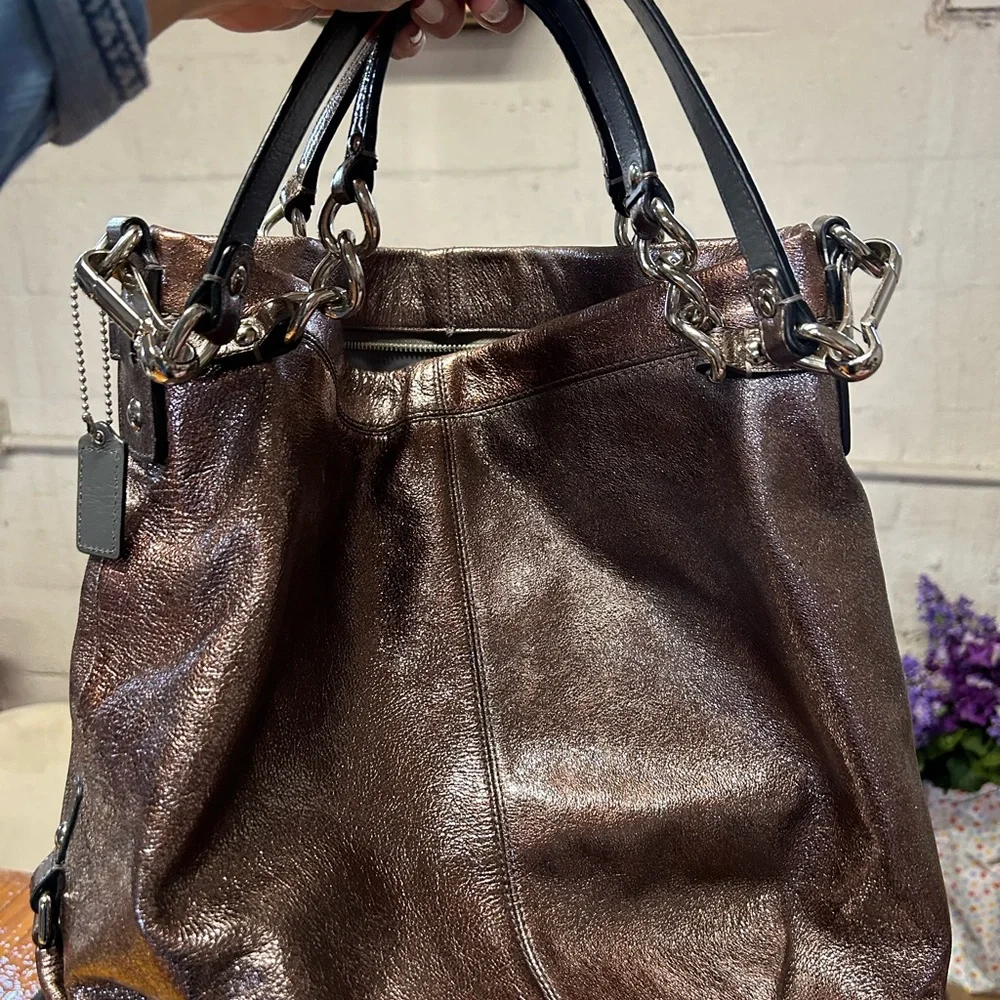 Y2K Coach Brooke Metallic Bronze Leather Tote with Chain and Black Handles - Picture 3 of 12